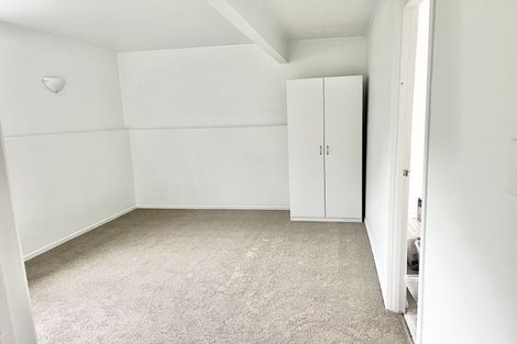 Photo of property in 35e Edmonton Road, Henderson, Auckland, 0612