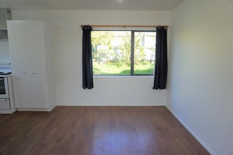Photo of property in 1/100 Birkdale Road, Birkdale, Auckland, 0626
