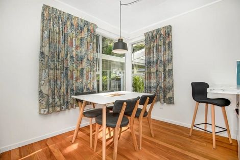 Photo of property in 10 Robert Allan Way, Pakuranga Heights, Auckland, 2010