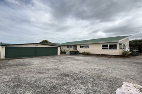 Photo of property in 2/114 Clevedon Road, Papakura, 2110