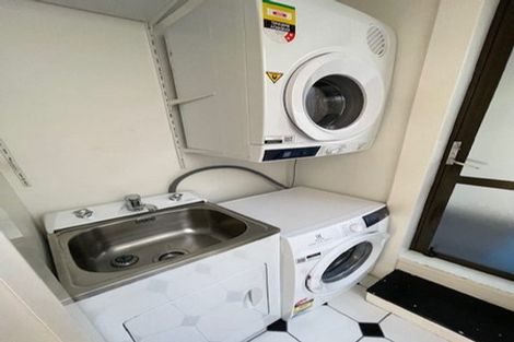 Photo of property in 2/12 Craig Road, Milford, Auckland, 0620