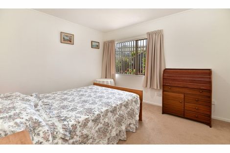 Photo of property in 110 Lakeside Drive, Orewa, 0931