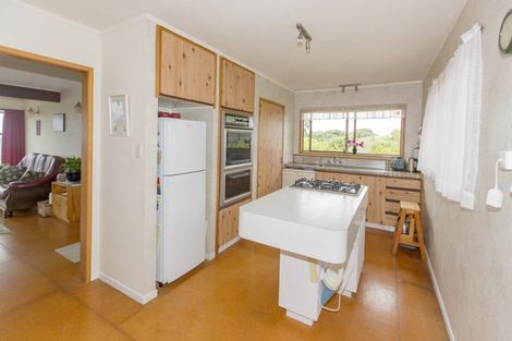 Photo of property in 11 Ripiro Drive, Baylys Beach, Dargaville, 0377