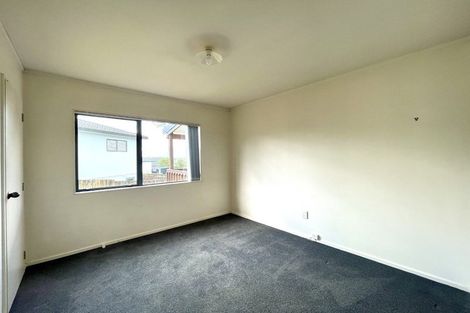 Photo of property in 10 Loughanure Place, Massey, Auckland, 0614