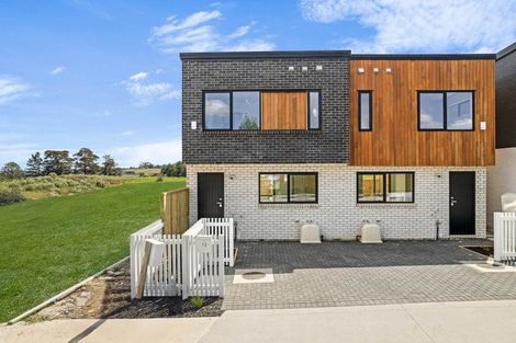 Photo of property in 36 Taipahitini Road, Rosehill, 2113