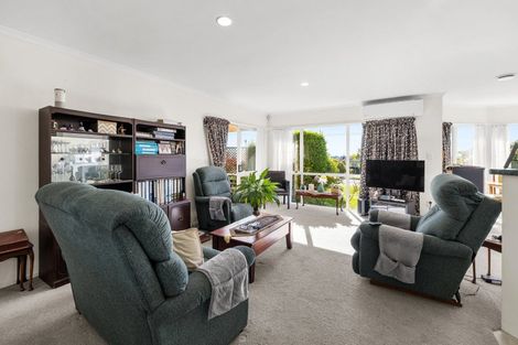 Photo of property in 1 Cobbe Place, Pomare, Rotorua, 3015