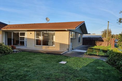 Photo of property in 77 Memorial Avenue, Ilam, Christchurch, 8053