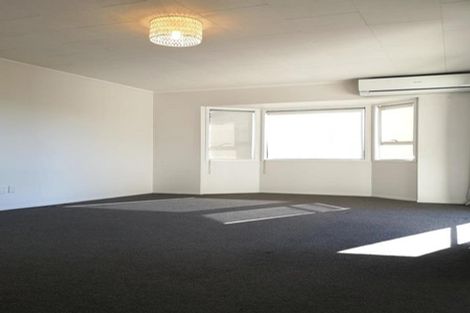 Photo of property in 2/1 Landsdale Place, Massey, Auckland, 0614