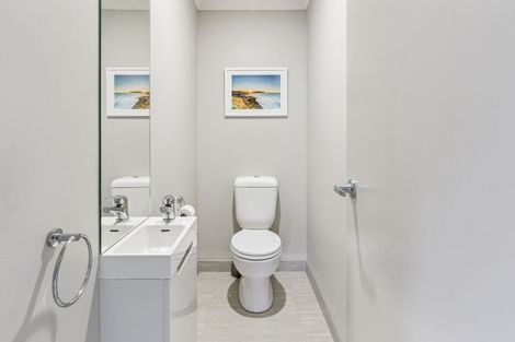 Photo of property in 2 Brindle Way, Newlands, Wellington, 6037