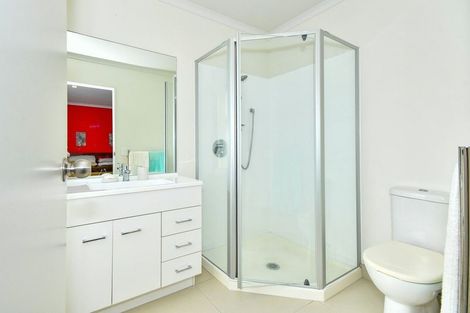 Photo of property in 47 Popokatea Drive, Takanini, 2112