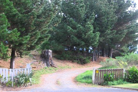 Photo of property in 71 Puriri Road, Waikanae, 5036