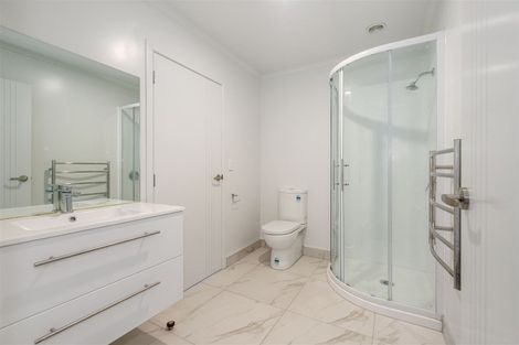 Photo of property in 12u4 Scotland Place, Hillcrest, Hamilton, 3216