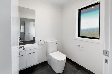 Photo of property in 11 Gibraltar Way, Fitzherbert, Palmerston North, 4410