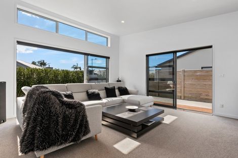 Photo of property in 2 Makura Drive, Papamoa Beach, Papamoa, 3118