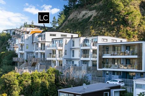 Photo of property in 6/69 Tiketike Way, Brooklyn, Wellington, 6021