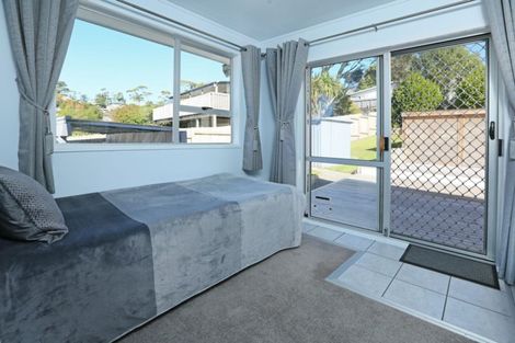 Photo of property in 10 Longreach Drive, Sunnyvale, Auckland, 0612