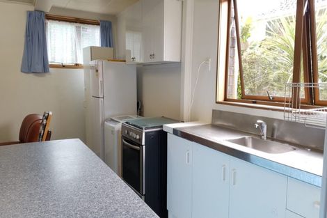 Photo of property in 42 Compton Street, Hillcrest, Auckland, 0627