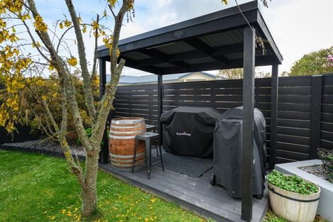 Photo of property in 10 Mcilwaine Place, Marton, 4710