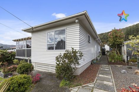 Photo of property in 19 Gardiner Grove, Wainuiomata, Lower Hutt, 5014