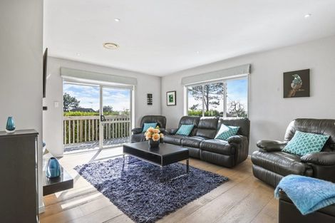Photo of property in 7 Bushglen Court, Browns Bay, Auckland, 0630