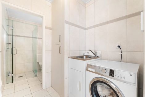 Photo of property in 19 Trinidad Road, Sunnynook, Auckland, 0620