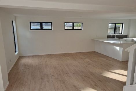 Photo of property in 12 Sunward Rise, Glenfield, Auckland, 0629