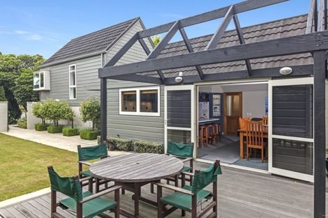 Photo of property in 18 Lombard Place, Avonhead, Christchurch, 8042