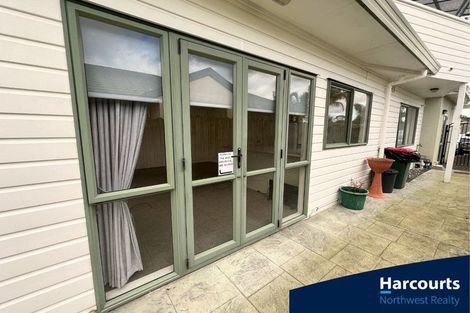 Photo of property in 151c Colwill Road, Massey, Auckland, 0614