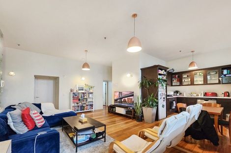 Photo of property in 2/30 Hanson Street, Mount Cook, Wellington, 6021