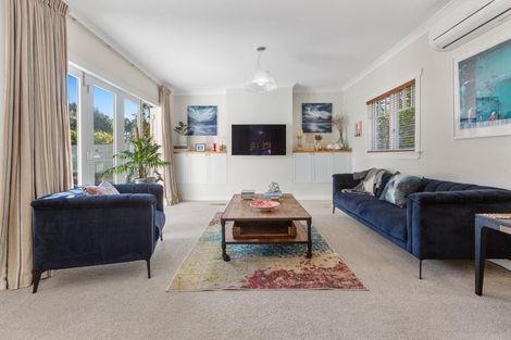 Photo of property in 24 Walter Road, Lowry Bay, Lower Hutt, 5013