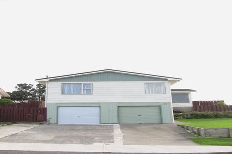 Photo of property in 53 Baylands Drive, Newlands, Wellington, 6037