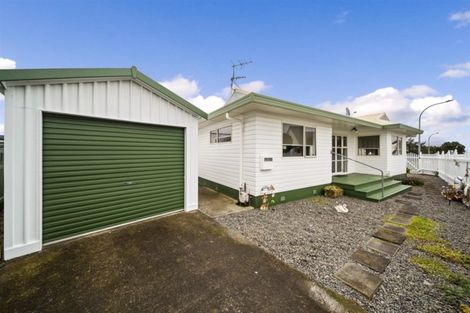 Photo of property in 57 Murray Avenue, Hawera, 4610