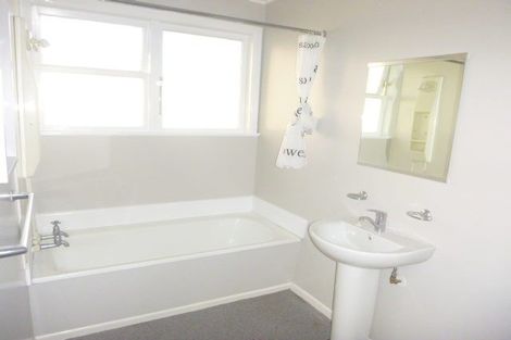 Photo of property in 1/52 Cruickshank Road, Clouston Park, Upper Hutt, 5018
