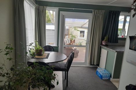 Photo of property in 10 Churchill Crescent, Foxton, 4814