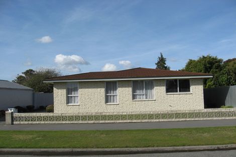 Photo of property in 1 Solway Avenue, Ilam, Christchurch, 8041