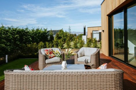 Photo of property in 13 Fern Burn Close, Wanaka, 9305