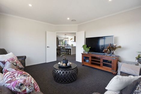 Photo of property in 16 Hehan Close, Cambridge, 3434