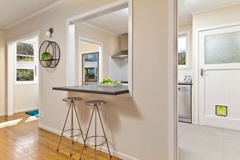 Photo of property in 7 Vera Road, Te Atatu South, Auckland, 0610