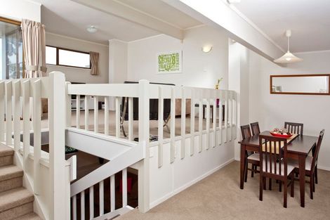 Photo of property in 2/175 Birkenhead Avenue, Birkenhead, Auckland, 0626