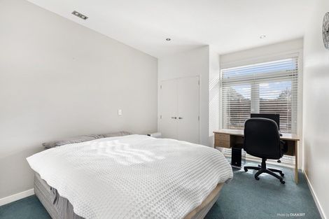 Photo of property in 71 Tiketike Way, Brooklyn, Wellington, 6021