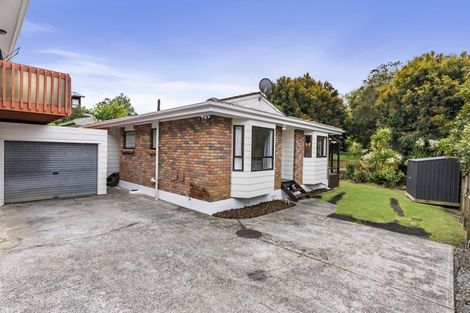 Photo of property in 2/12 Fitzwilliam Drive, Torbay, Auckland, 0630