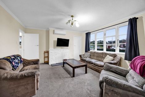 Photo of property in 179 Egmont Street, Patea, 4520