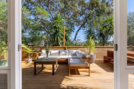 Photo of property in 1/16a Bardia Street, Belmont, Auckland, 0622