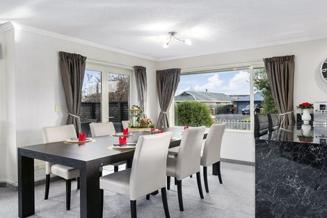 Photo of property in 142 Hagart-alexander Drive, Mosgiel, 9024