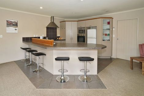 Photo of property in 33 Ravenscourt Place, Huntington, Hamilton, 3210