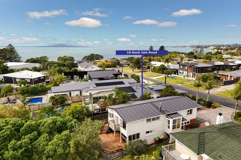 Photo of property in 10 Rock Isle Road, Torbay, Auckland, 0630