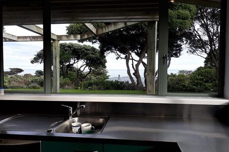 Photo of property in 137 Wellington Road, Paekakariki, 5034