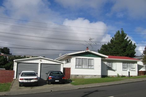 Photo of property in 70 Mark Avenue, Paparangi, Wellington, 6037