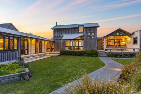 Photo of property in 5 Nuhaka Place, Paraparaumu Beach, Paraparaumu, 5032