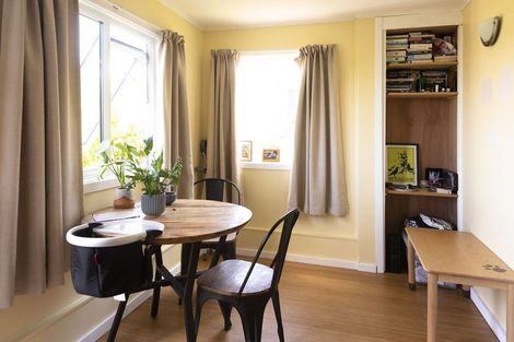 Photo of property in 17 Bedford Street, Northland, Wellington, 6012